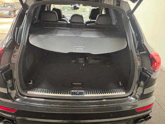 Porsche - cayenne - 3.0 s e-hybrid - car - 2015 - afbeelding 7 van  30