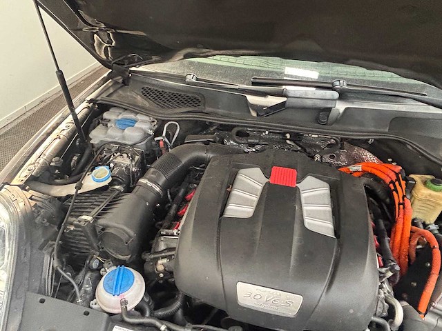 Porsche - cayenne - 3.0 s e-hybrid - car - 2015 - afbeelding 11 van  30