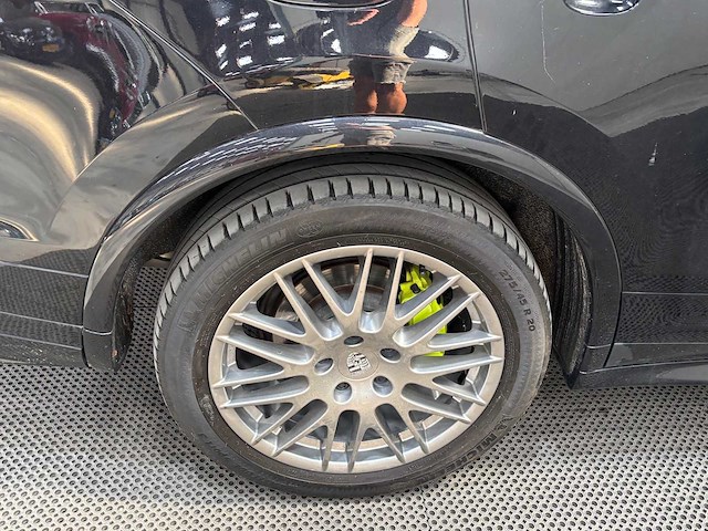 Porsche - cayenne - 3.0 s e-hybrid - car - 2015 - afbeelding 16 van  30