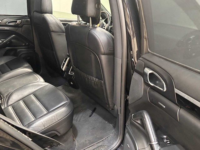 Porsche - cayenne - 3.0 s e-hybrid - car - 2015 - afbeelding 22 van  30