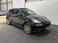Porsche - cayenne - 3.0 s e-hybrid - car - 2015 - afbeelding 28 van  30