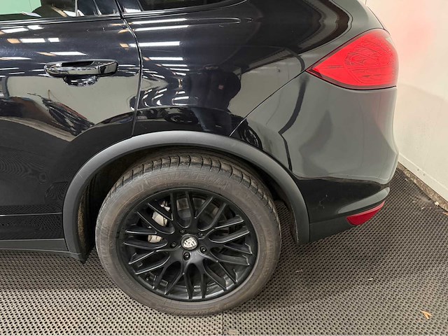 Porsche - cayenne - 3.0 v6 - hybride - personenauto - 2011 - afbeelding 23 van  33