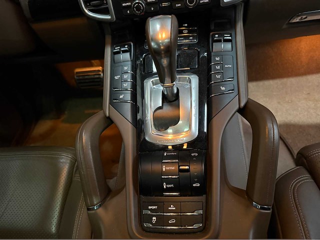 Porsche - cayenne - 3.0 v6 - hybride - personenauto - 2011 - afbeelding 26 van  33