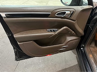 Porsche - cayenne - 3.0 v6 - hybride - personenauto - 2011 - afbeelding 10 van  33