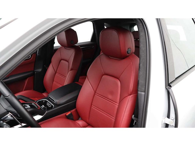Porsche - cayenne - 4.0 turbo - 15300 km - tb-071-f - 2018 - afbeelding 1 van  4