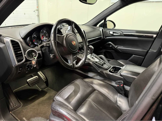 Porsche - cayenne - 4.2 v8 d s - personenauto - 2013 - afbeelding 4 van  17