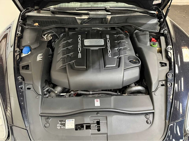 Porsche - cayenne - 4.2 v8 d s - personenauto - 2013 - afbeelding 10 van  17