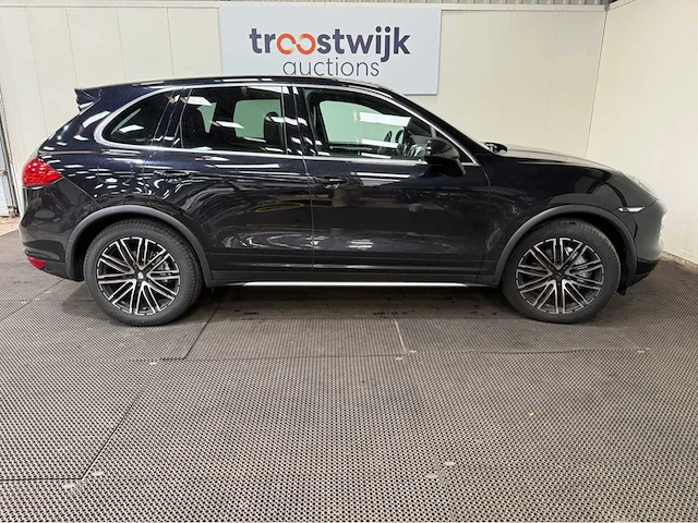 Porsche - cayenne - 4.2 v8 d s - personenauto - 2013 - afbeelding 14 van  17
