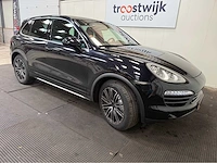 Porsche - cayenne - 4.2 v8 d s - personenauto - 2013 - afbeelding 15 van  17