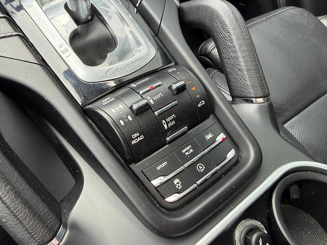 Porsche - cayenne - 4.2 v8 d s - personenauto - 2015 - afbeelding 27 van  30
