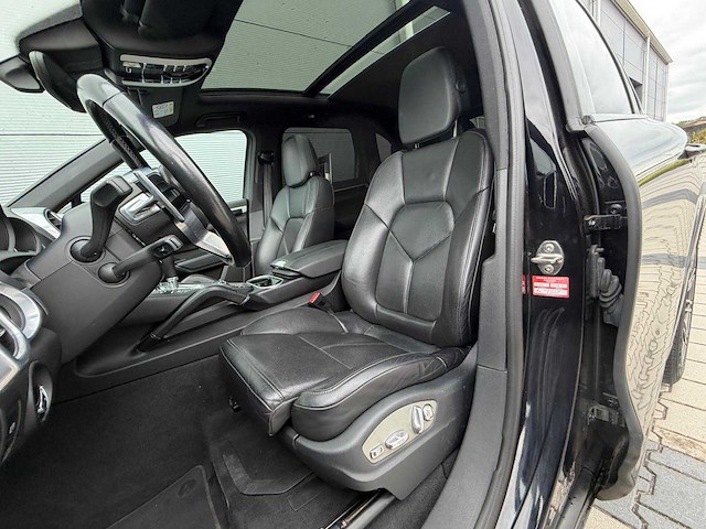 Porsche - cayenne - 4.2 v8 d s - personenauto - 2015 - afbeelding 4 van  30