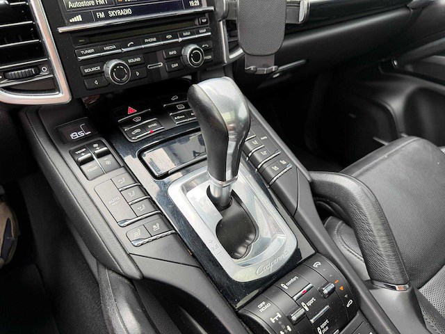 Porsche - cayenne - 4.2 v8 d s - personenauto - 2015 - afbeelding 6 van  30