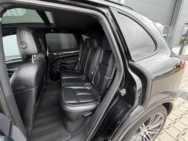 Porsche - cayenne - 4.2 v8 d s - personenauto - 2015 - afbeelding 7 van  30