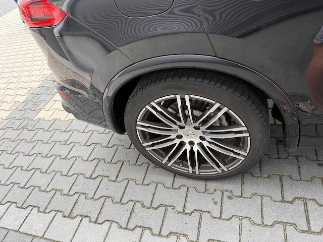 Porsche - cayenne - 4.2 v8 d s - personenauto - 2015 - afbeelding 11 van  30