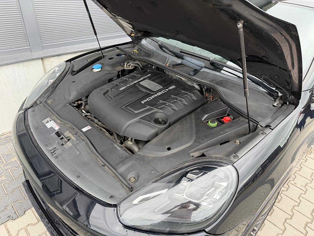 Porsche - cayenne - 4.2 v8 d s - personenauto - 2015 - afbeelding 19 van  30