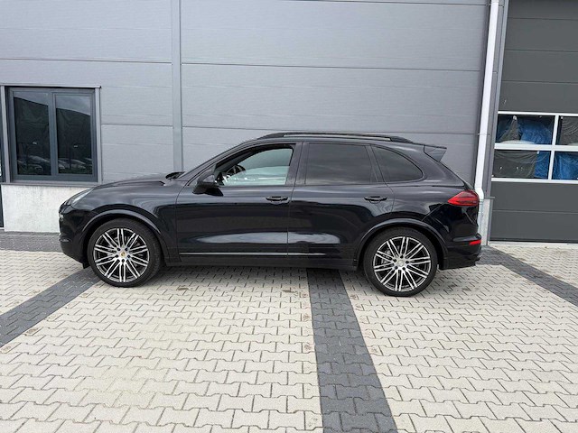 Porsche - cayenne - 4.2 v8 d s - personenauto - 2015 - afbeelding 10 van  30