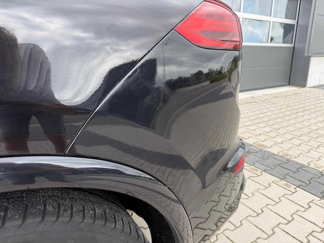 Porsche - cayenne - 4.2 v8 d s - personenauto - 2015 - afbeelding 21 van  30