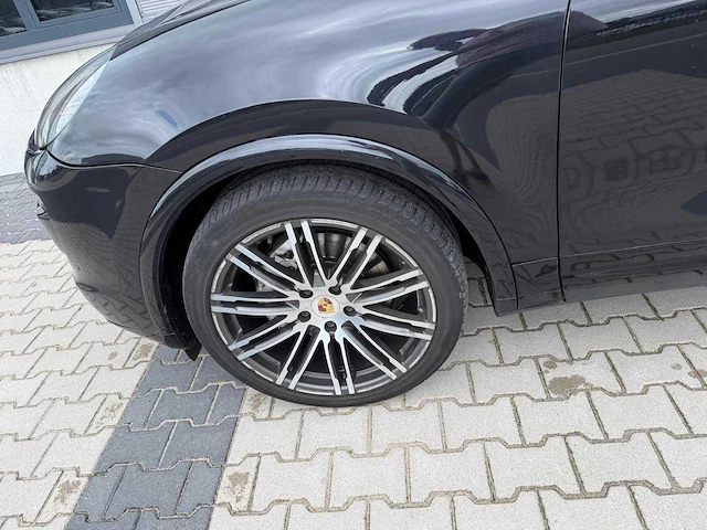 Porsche - cayenne - 4.2 v8 d s - personenauto - 2015 - afbeelding 16 van  30