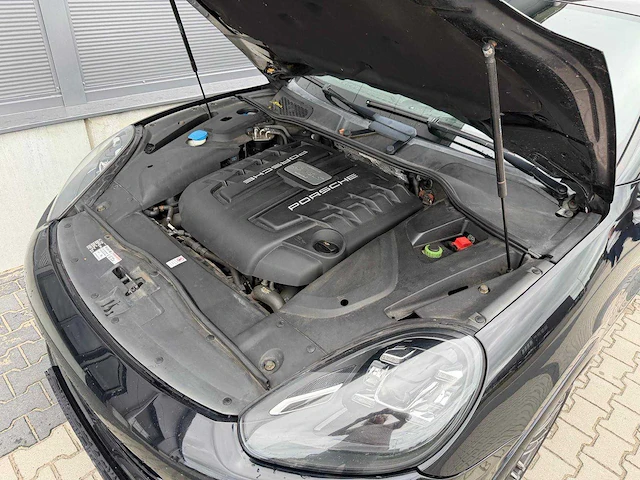 Porsche - cayenne - 4.2 v8 d s - personenauto - 2015 - afbeelding 21 van  30