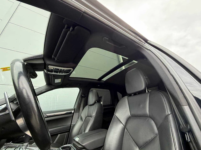 Porsche - cayenne - 4.2 v8 d s - personenauto - 2015 - afbeelding 29 van  30