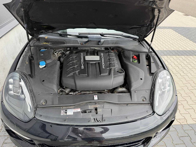 Porsche - cayenne - 4.2 v8 d s - personenauto - 2015 - afbeelding 14 van  21
