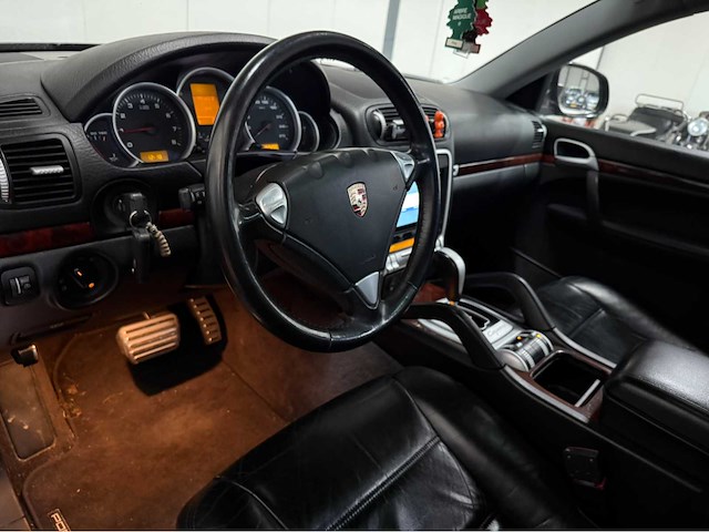 Porsche - cayenne - 4.5 340 pk - personenauto - 2003 - afbeelding 3 van  33