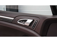 Porsche - cayenne - 4.8 turbo - 6-zkp-71 - 2015 - afbeelding 22 van  36