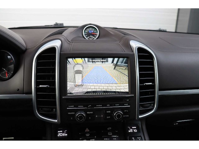 Porsche - cayenne - 4.8 turbo - 6-zkp-71 - 2015 - afbeelding 21 van  37