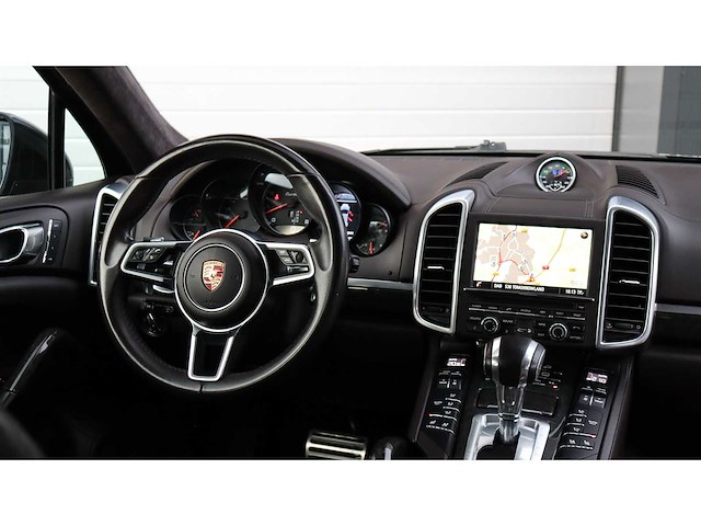 Porsche - cayenne - 4.8 turbo - 6-zkp-71 - 2015 - afbeelding 10 van  37