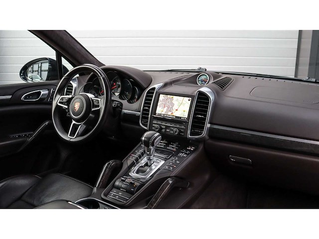 Porsche - cayenne - 4.8 turbo - 6-zkp-71 - 2015 - afbeelding 25 van  37