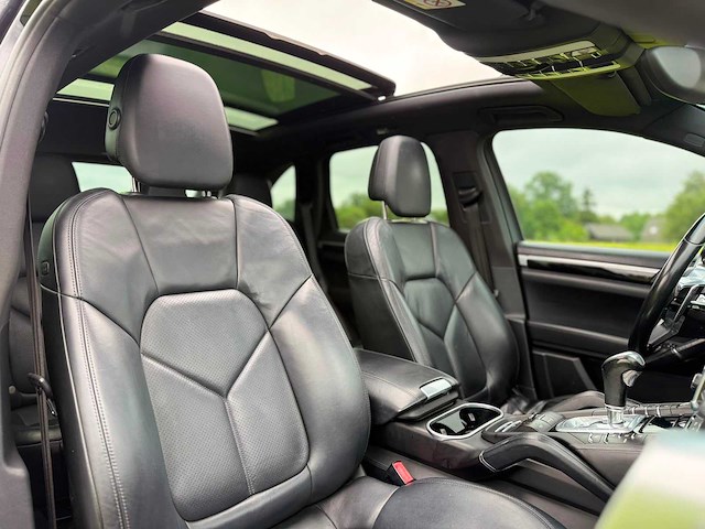 Porsche - cayenne s - 3.0 s e-hybrid - 2015 - tk-937-f - personenauto - afbeelding 7 van  19