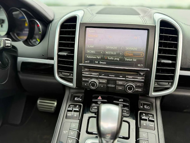 Porsche - cayenne s - 3.0 s e-hybrid - 2015 - tk-937-f - personenauto - afbeelding 5 van  19