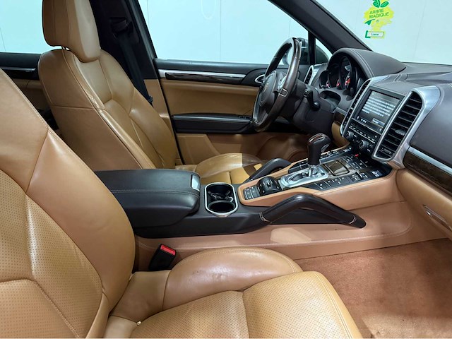 Porsche - cayenne s - hybrid - personenauto - 2012 - afbeelding 3 van  31