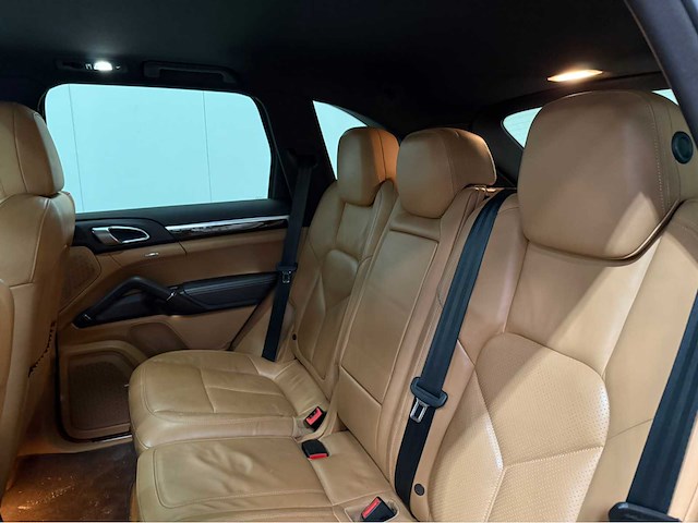Porsche - cayenne s - hybrid - personenauto - 2012 - afbeelding 17 van  31