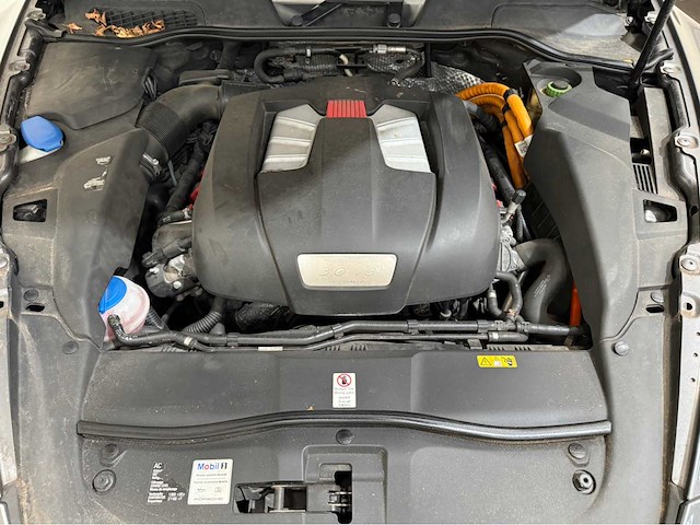 Porsche - cayenne s - hybrid - personenauto - 2012 - afbeelding 22 van  31