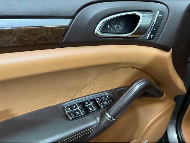 Porsche - cayenne s - hybrid - personenauto - 2012 - afbeelding 9 van  23