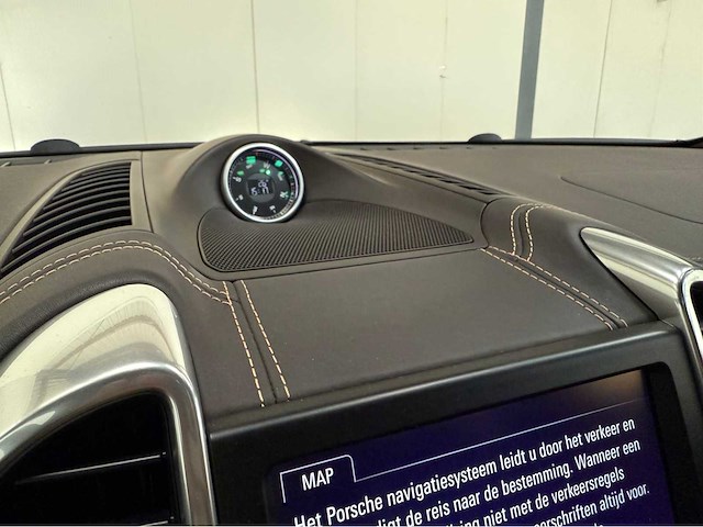 Porsche - cayenne s - hybrid - personenauto - 2012 - afbeelding 12 van  23