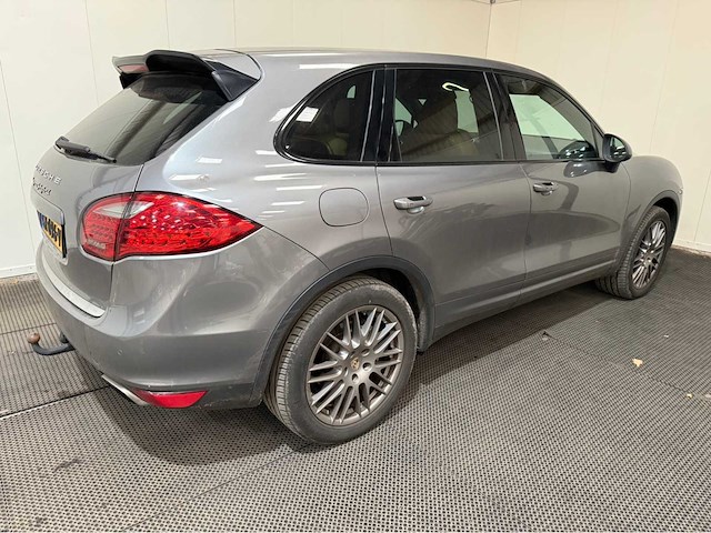 Porsche - cayenne s - hybrid - personenauto - 2012 - afbeelding 19 van  23