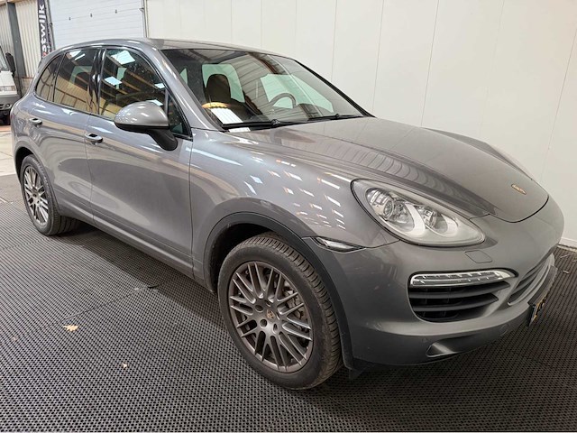 Porsche - cayenne s - hybrid - personenauto - 2012 - afbeelding 20 van  23