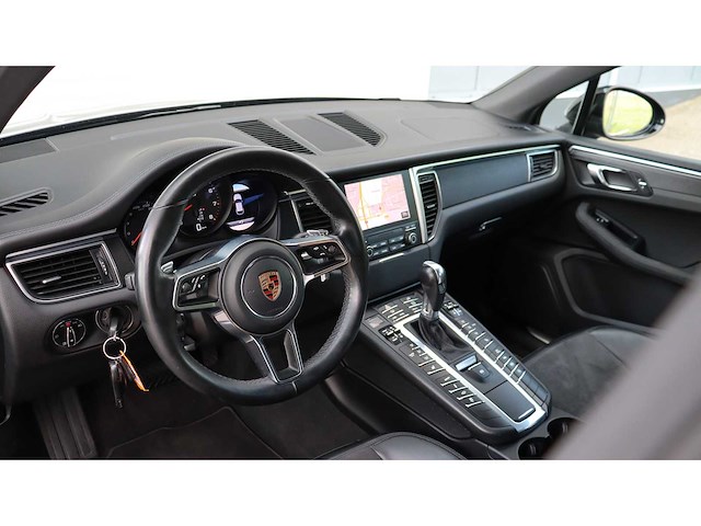 Porsche - macan - 3.0 gts - 2018 - xr-078-j - afbeelding 3 van  29
