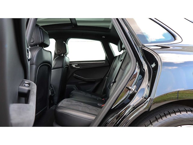 Porsche - macan - 3.0 gts - 2018 - xr-078-j - afbeelding 17 van  29