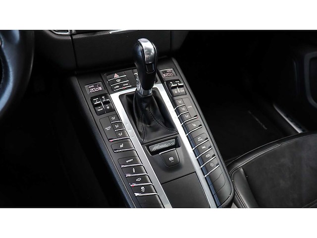 Porsche - macan - 3.0 gts - 2018 - xr-078-j - afbeelding 16 van  29