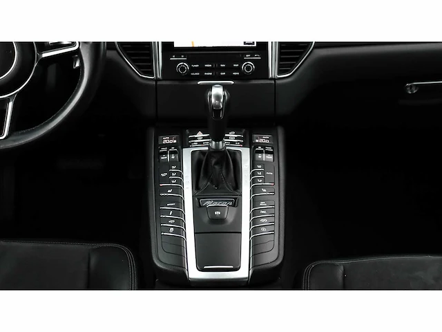 Porsche - macan - 3.0 gts - 2018 - xr-078-j - afbeelding 15 van  29