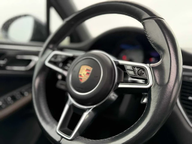 Porsche - macan - 3.0 s - 2015 - n-060-nr - personenauto - afbeelding 3 van  15
