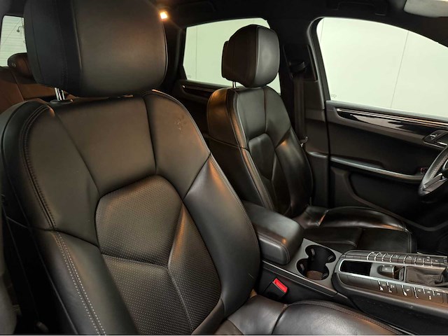 Porsche - macan s - personenauto - 2014 - afbeelding 8 van  36