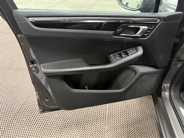 Porsche - macan s - personenauto - 2014 - afbeelding 18 van  36