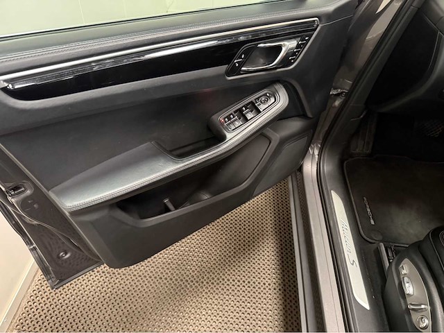 Porsche - macan s - personenauto - 2014 - afbeelding 21 van  36