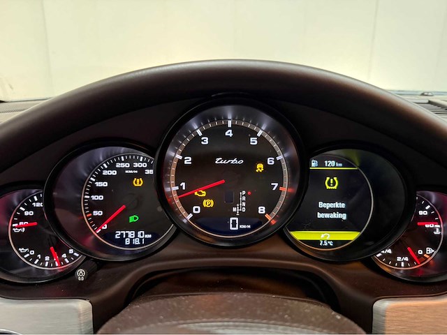 Porsche - panamera - turbo - 4.8 v8 - 500 pk personenauto - 2012 - afbeelding 25 van  38