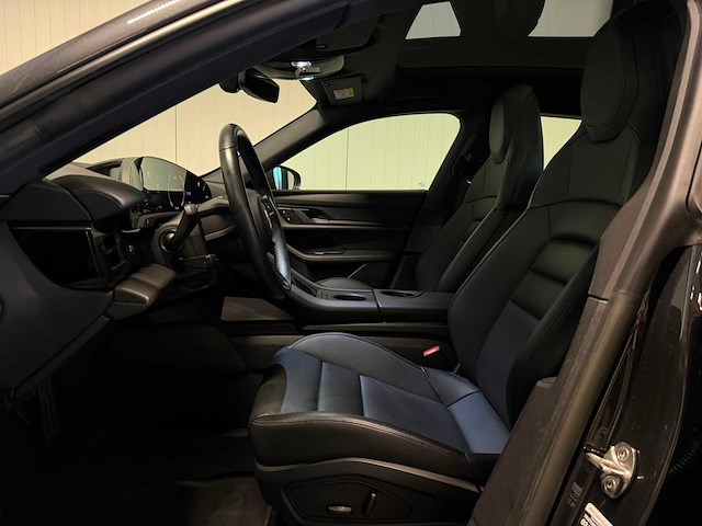Porsche - taycan cross turismo - 4 93 kwh - krs-86-k- 2023 iaw - afbeelding 6 van  23
