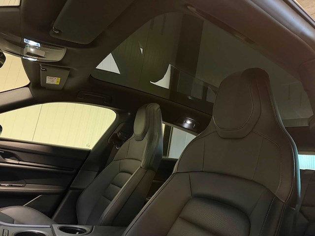 Porsche - taycan cross turismo - 4 93 kwh - krs-86-k- 2023 iaw - afbeelding 7 van  23